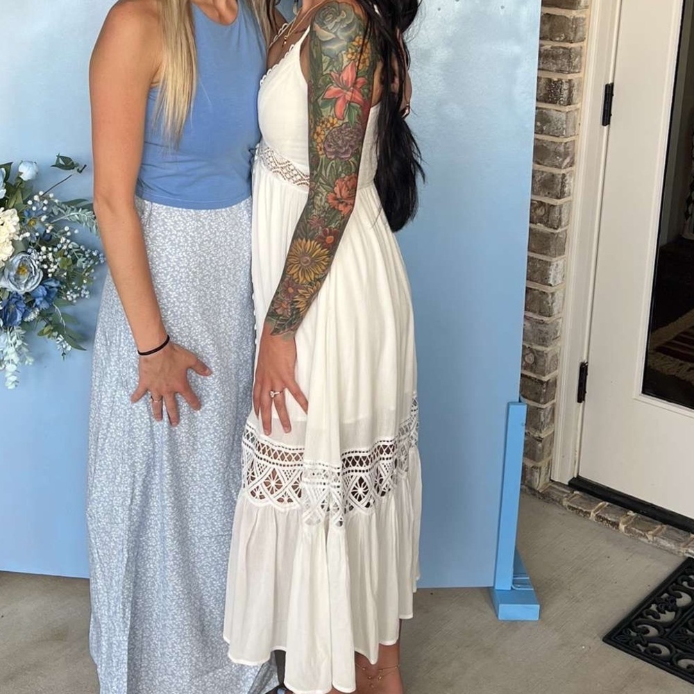 That’s so fetch white bridal dress - Picture 3 of 5